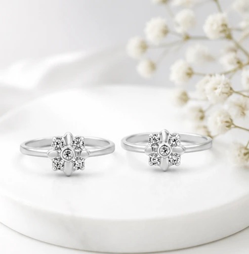ZariBlossom 925 Silver Shimmering Floral Adjustable Toe Rings (Pair)