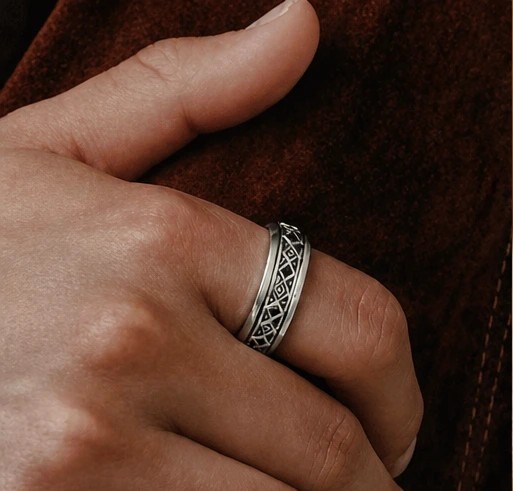Valkyrie Vintage Geometric Engraved Men's Band