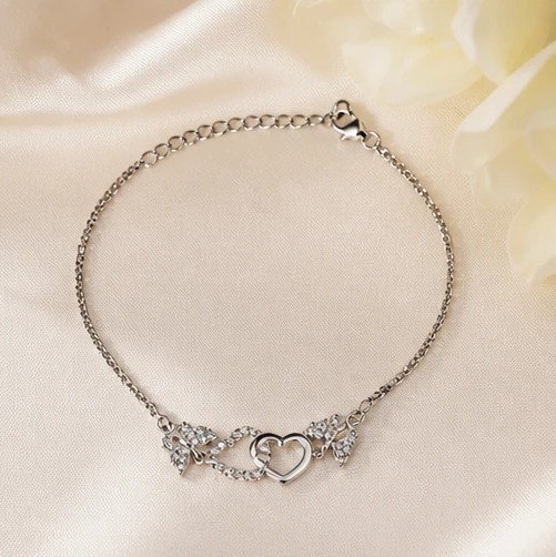 Amara Interlocking Hearts Pavé Adjustable Chain Bracelet