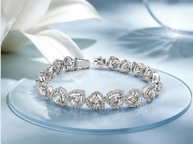 Aura of Amour: Radiant Diamond Heart Tennis Bracelet