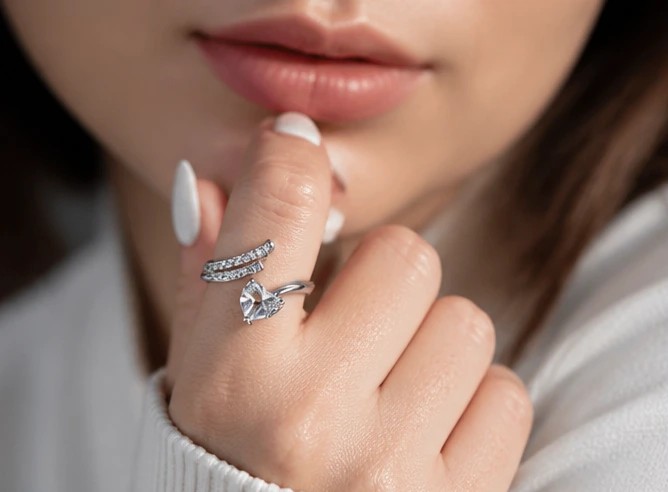 AmorGlow 925 Sterling Silver Heart Solitaire Dual-Layer Bypass Adjustable Ladies Ring