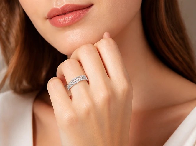 Amour Eternity: 925 Silver Interlocking Heart Band ladies Ring